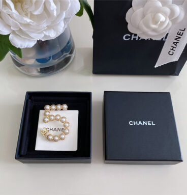 chanel 5 word pearl double c brooch