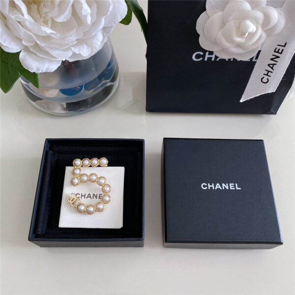 chanel 5 word pearl double c brooch