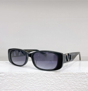 valentino diamond V rectangular sunglasses