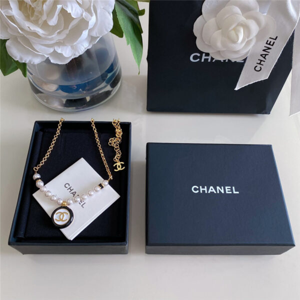 chanel black and white button pearl necklace