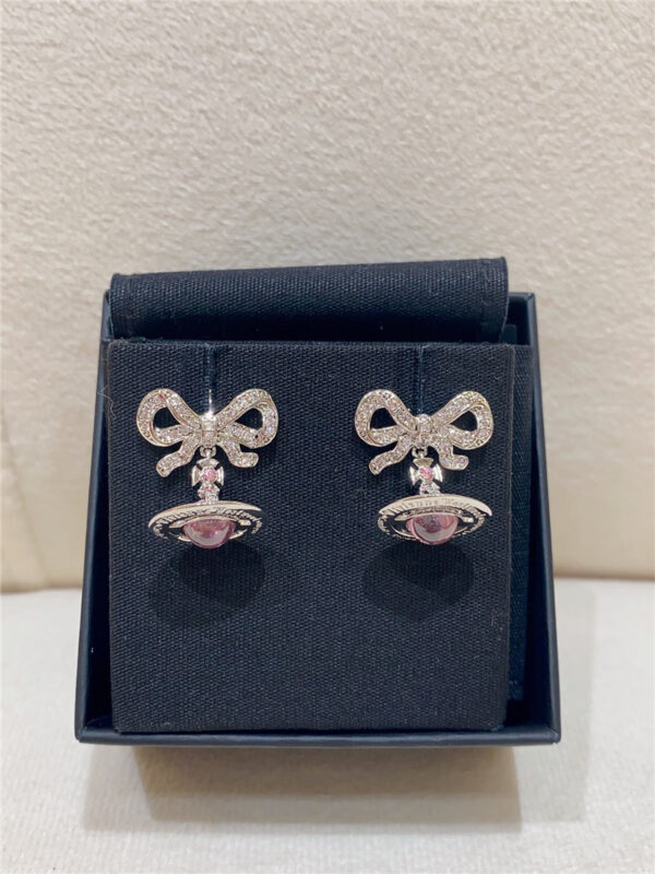 Vivienne Westwood Saturn three-dimensional earrings