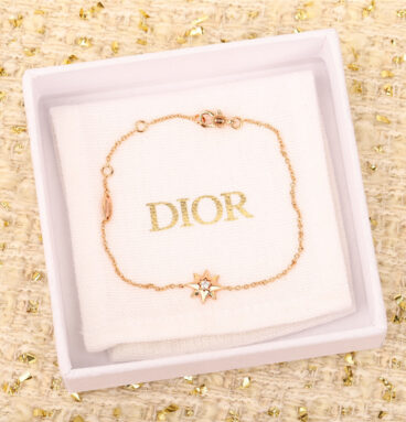 dior eight-pointed star bracelet
