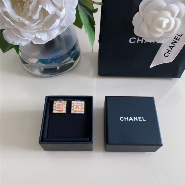 chanel pink square earrings