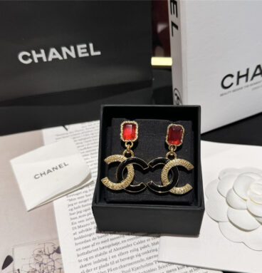 chanel red diamond gold edge lava earrings