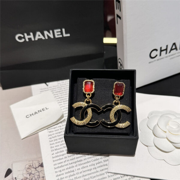 chanel red diamond gold edge lava earrings