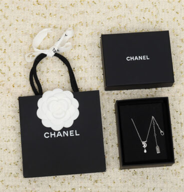 Chanel N°5 necklace
