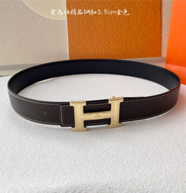 Hermès pebbled cow leather with plain bottom belt