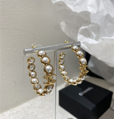 chanel round hoop pearl earrings