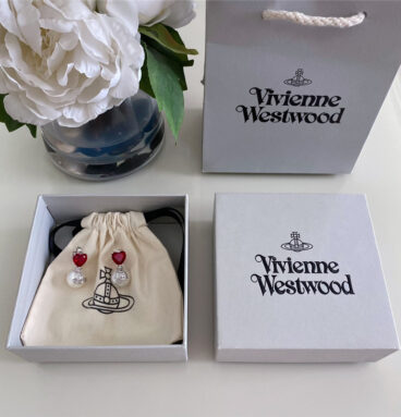 Vivienne Westwood Heart Diamond Saturn Pearl Stud Earrings