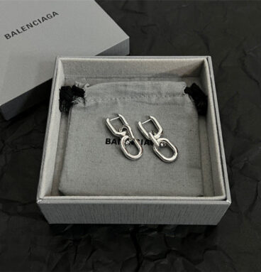 Balenciaga simple and elegant earrings