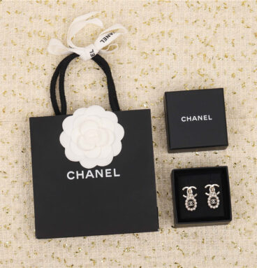 Chanel double C lock oval pearl earrings