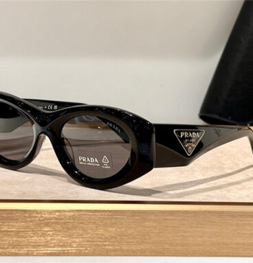 prada retro stylish sunglasses