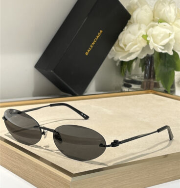 Balenciaga new trendy sunglasses