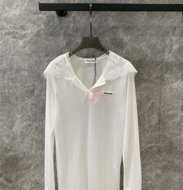 miumiu micro-logo lace hooded long-sleeved T-shirt