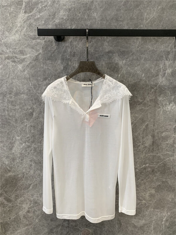 miumiu micro-logo lace hooded long-sleeved T-shirt