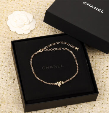Chanel glossy heart choker necklace