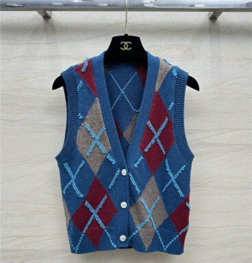 Chanel knitted V-neck vest replica d&g clothing