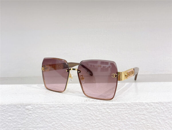 Chanel noble and elegant sunglasses
