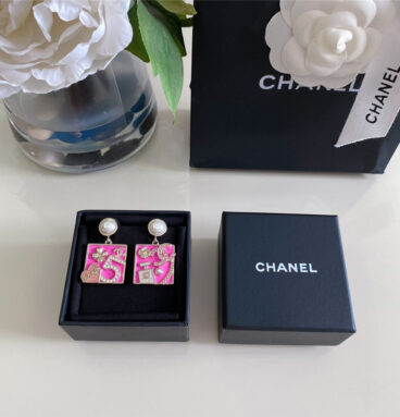 Chanel pearl drop square earrings